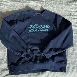 Outdoor Voices heavyweight logo navy crew